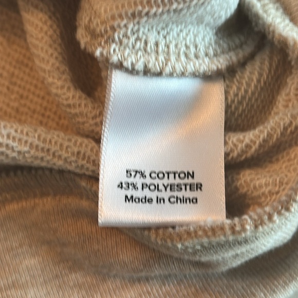 Evereve Fallon Crewneck Flutter Top - Picture 7 of 14